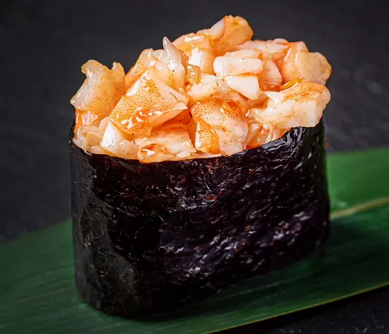 Гункан с креветкой спайси