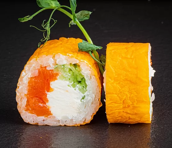 Ролл Лосось в маменори